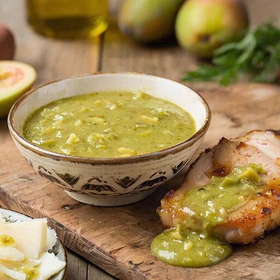Соус из фейхоа к мясу или сыру: экзотическая нотка для ваших блюд!