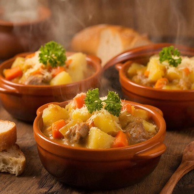 Рецепт картошки с мясом в керамических горшочках
