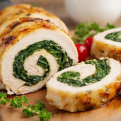Куриный рулет со шпинатом и сливочным сыром